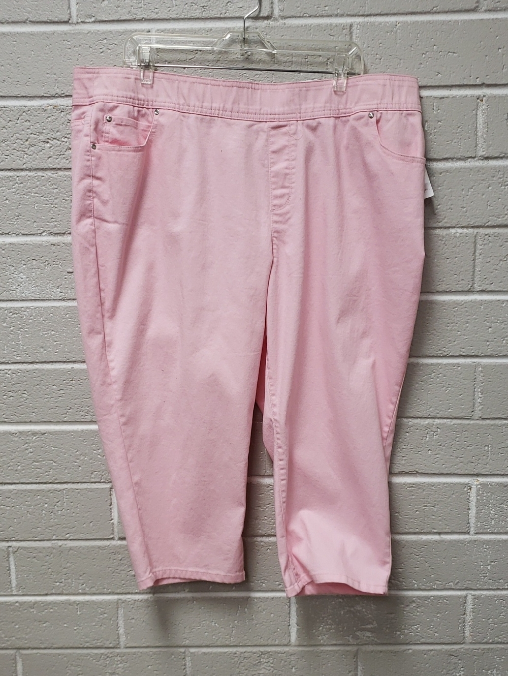 3/$20 Kim Rogers Meadow Pink Capri Pants - Meadow Pink